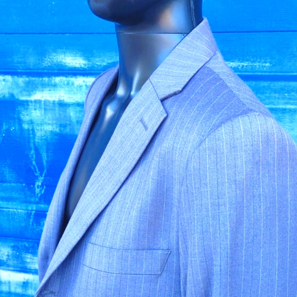 Gino Valentino Men’s 3 Button Peak Lapel Grey blazer w/Chalk Stripe